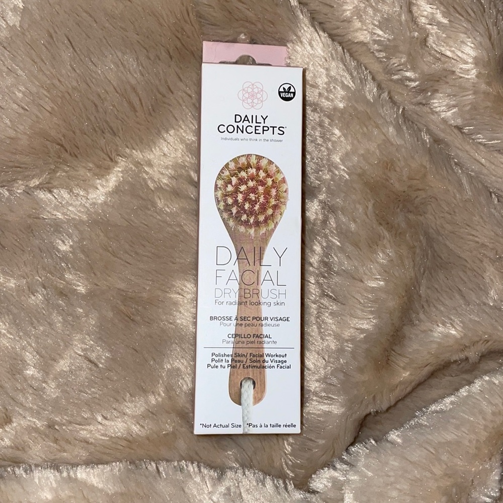 DAILY CONCEPTS daily facial dry brush
